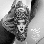 By RO. Robert Pavez • Black Medusa I • #engraving #dotwork #etching #dot #linework #geometric #ro #blackwork #blackworktattoo #blackandgrey #black #tattoo #medusatattoo 