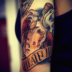 09.2015 #pirate #piratetattoo #messageinabottle #banner #apirateslifeforme #flowers #waves #seashell #color #colorful 