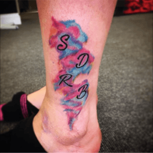 Bit of colour to cover an old scar 😊 #eastside #eastsidetattoo #eastsidetattoo44 #tattoo #ink #tattooartist #irthlingborough #colourtattoo #watercolor #watercolortattoo #legtattoo #ankletattoo #girlswithtattoos #tattooedgirls #girlswithink