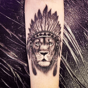 #lion #tatto #antebrazo #plumas 
