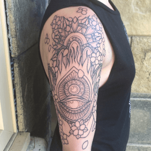 Freshly outlined Hand of Fatima with bilateral lotuses, (on sides - unable to visualize in this photo) surrounded in a mandala pattern, complemented by traditional cherry blossoms. Created by "Mean" Mark Jeffrey at High Tides Tattoo in New Brunswick, Canada. ⚓️🍁#thehandoffatima #traditional #blackwork #linework #lines #linework #cherryblossom #cherryblossomtattoo #mandala #hamsa #hamsatattoo #hamsahand #lotus #lotusflower 
