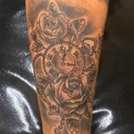 Clock #tattoing #blackangray #zn #sp #ink 