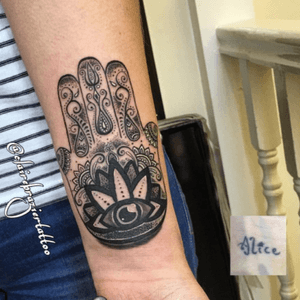 Another cool little #hamsahand #tattoo . Really starting to see my own little style with these pieces. Thanx to @alicehodge for letting me cover up her old tattoo (insert) ✌🏻️😜 Proudly sponsored by @tattoolandsupplies #teamtattooland #tattoolanduk @tattoolandsupplies #tattoos #tattoo @skinart_mag #skinartmag #worldfamousinks @worldfamousinks #realistic #tattooaddiction #ukartist #ukrealtattooists #tattoocollective #uktta #hulkstencilbond #blackandgreytattoos #girlswithtattoos #inkedupguys #inkedupgirls #inked #phoenixbodyart #clairebraziertattoo #buddha #solstice #asana #wristtattoo