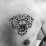 Nº290 #tatttoo #tatuaje #ink #inked #tiger #tigertattoo #oldschool #oldschooltattoo #blacktattoo #chesttattoo #bylazlodasilva