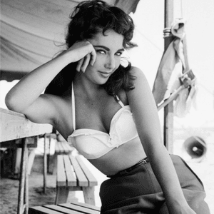 Want this on my side #meganmasacrecompetition #pinup #elizabethtaylor 