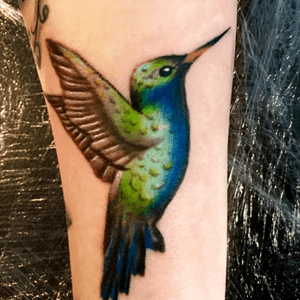 Hummingbird #tattoo #tattoos #color #colour #watercolour #watercolor #bright #fusionink #eternalink #ink #inked #art #artshare #artist #tattooist #realistic 