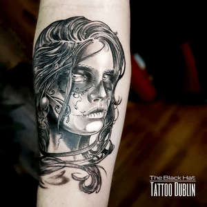Happy Saturday guys! We keep the studio open today for St Patrick. Pop in anytime!.#realism #realistictattoo #tattooartist #tattooartistmagazine #womanfacetattoo #womanface #blackandgraytattoo #blackandgrayrealism #blackandgrayportrait #portraitrealism #besttattoos 