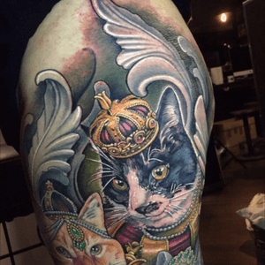 king cat tattoo by julian siebert corpsepainter tattoo munich germany #cattattoo #cat #juliansiebert #corpsepainter #legsleeve #freshink 
