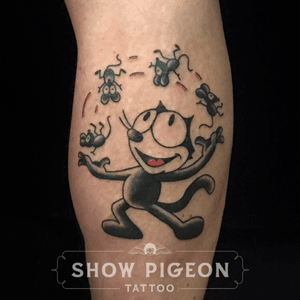Felix from my one-off flash. #felixthecat #blackandred #traditional #showpigeontattoo #evieyapelli 