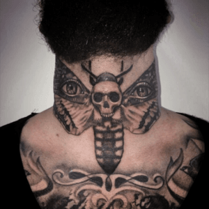 My beautuful neck piece courtsey of @tomclewes @lewispointtattoo #deathmoth #blackabdgrey 