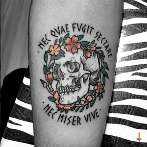 Nº256 #tattoo #ink #inked #drawing #sketch #skull #skulltattoo #wreath #wreathtattoo #floral #flowers #latin #color #eternalink #bylazlodasilva @lazlodasilva