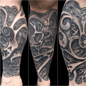 Leg tattoo done by PeeWee Sinerco. #peewee #peeweesinerco #sinerco#biomechtattoo #biomech #biomechanicaltattoo #biomechanical #bng #bngtattoo #bngsociety #blackandgreytattoo #blackandgraytattoo #legtattoo #legtattoos #legtattoosleeve #tattoo #tattoos #tat #tats #tatts #tatted #tattedup #tattoist #tattooed #tattoooftheday #inked #inkedup #ink #tattoooftheday #amazingink #bodyart #tattooig #tattoosofinstagram #instatats  #larktattoo #larktattoos #larktattoowestbury #westbury #longisland #NY #NewYork #usa #art