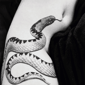 I have this on my right leg but i want to have another one that is similar but a tad bit longer on my left leg. #dreamtattoo #snake