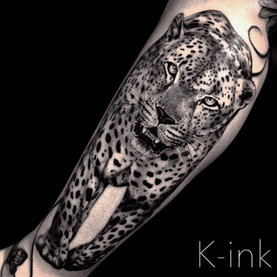 Roar says the leopard #animaltattoo #tattooanimal #leopard #leopardtattoo #leopardprint #legtattoo 