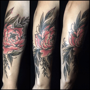Thanks Megan, you sat amazing! Would love to do more like this! 🌸 To book in email kbeetattoo@gmail.com #katiebeeart #tattoo #tattoos #ink #inked #yeg #yegtattoo #edmonton #edmontontattoo #ladytattooers #fusion #neotat #stencilstuff #inkess #inkjunkeyz #iloveyourtattoos #inkspiringtattoos #taot #tattedskin #tattooworkers #tattooersubmission #thebesttattooartists #peonytattoo #peony #flowertattoo #botanicaltattoo #girlytattoo #colortattoo #tattoodo