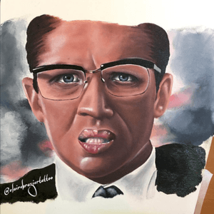 All done!! Ronnie Kray, played by Tom Hardy in Legend. Just needs framing up and off to the rightful owner 😜 Would love to do more commission pieces.... Using  @gogueart signature brushes from @trekell_art_supplies #tomhardy #oilportrait #claire easier tattoo #artists #Bridgnorth #Shropshire #art workshop #phoenixworkshops #gansterfilm #ukartist