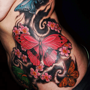 #tattoo #girlswithink #TattooGirl #tattooedgirls #girlswithtattoos 