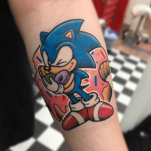 Super fun Sonic tattoo