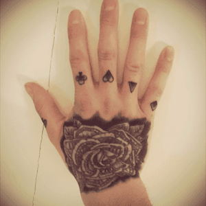 Dollar rose by Madom Tattoo#rose #dollar #hand #tattoo #finger #moneyrose 