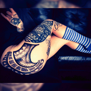Freehand poly and dotwork legpiece