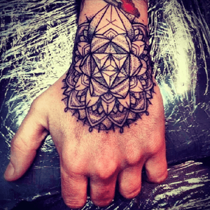 Mandala 🇫🇷 #mandala #hand #french by @LaMaisonCloseTatouage 