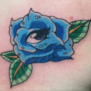 One to close out the show with! I used Eternal's Honeydew color for the first time! It looks so good here 😍 A big thank you to everyone who stopped by at Wildwood, I got to tattoo some cool designs I've been sitting on, make new friends and revisit old ones! 😄 Until next time!! #tattoo #tattoos #eternalink #neotat #neotatmachines #tattooartist #longislandtattoo #longislandtattooartist #ladytattooers #tattooer #northeasterntattooers #wildwoodtattooconvention #villainarts #tattooconvention #wildwoodtattoobeachbash #colortattoo #rosetattoo #flowertattoo #eyetattoo