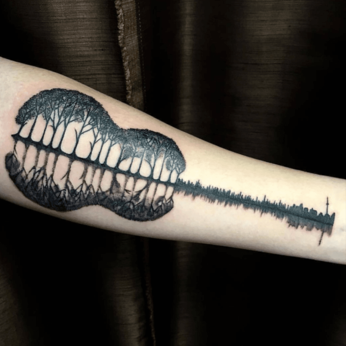 Pin de Paul Walker em Guitar tattoo design  Designs de tatuagem Tatuagem  de guitarra Tatuagem na mão