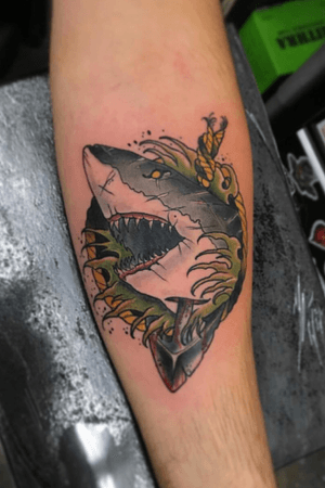 Shark #neotraditional #tattoo #tattooshop #crts #clandestinerabbit #linework #blackandgrey #stencil #style #flow #colortattoo #eternalink