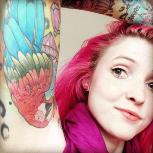 Feeling like a pirate--always got my parrot with me! #parrot #bird #colorful #birdtattoo 