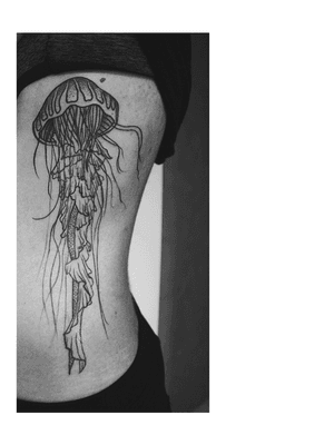 #elenaarsovapuzar #tattoo #medusa #blackink #seacreature #medusatattoo #jellyfish #jellyfishtattoo 