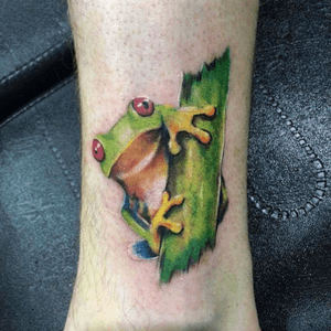 Frog tattoo color by Tanadol #bttattoo #thailandtattoo #bangkoktattoo #Thailand #bangkok #tattoo #tattoo #tattoocolour #thailandtattooshop #bangkoktattooshop