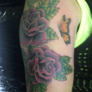 #CoverUpTattoos #coverup #butterflytattoo #butterfly #roses #rosetattoo 