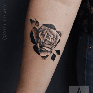 Tattooist Marcelo Ret - Santa Maria RS - Brazil - see more at tattoozine.com.br #flor #flower #pontilhismo #tattoozine #blackwork 
