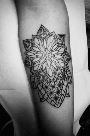 Mandala Tattoo. #mandala #linework #geometric 