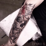 Skull and roses by @brunosantostattoo sleeve in progress 