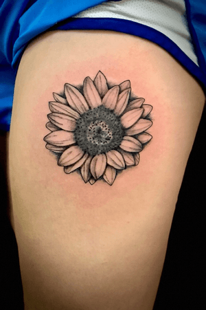 One I did today. Check out my work. IG - aepar9 #tattoooftheday #sunflower