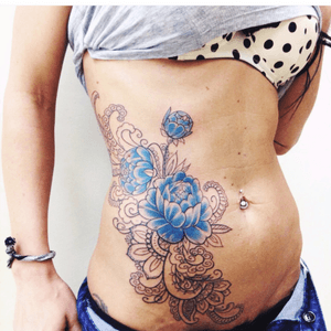 I wish i had a pic of it all colored in (assuming she did) #flowers #paisley 