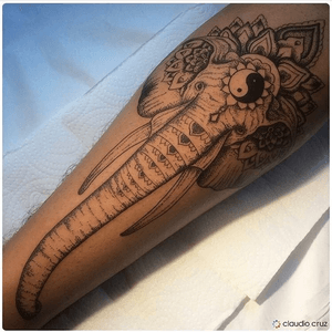 Tattoo - 11/05/2017 - #art #artwork #draw #drawing #design #desenho #ink #inked #paint #painting #tattooed #tattooing #tattooist #instatattoo #handcrafted #handmade #graphics #linework #dotwork #elephant #mandala #tattoodo #claudiocruz