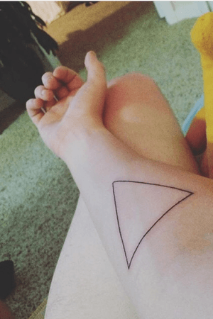 My first tattoo in 2016 when I went to Miami, a big fan of minimalism so went for this simple design.
