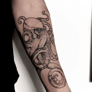 #tattoo #tattooartist #tattoo2me #tattoodesigns #tattoostyle #tattooedwoman #tattooinsta #tattoowork #ta2 #tat2 #the_tattooed_ukraine #graphictattoo #dotwork #lines #linework #tattooodo #tattoostudio #tattootime #d_world_of_ink #enmanierenoire#ttblackink #kievtattoo #theblackmasters#inkstinctsubmission #blackinkedart