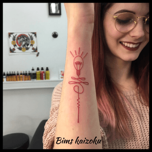 Tattoo sur la belle @gabyowl #unalometattoo #unalome #bims #bimskaizoku #bimstattoo #paris #paristattoo #tatouage #tatouages #ink #inked #inkedgirl #tattoomodel #paname #red #colortattoo #ampoule #lights #tattoo #tattoos #tatt #tattoogirl #tattooer #tattoo2me #tattoist #tattooing #tattooworld #tattoostyle #txttoo #disposto 