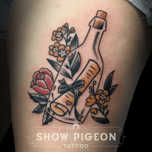 Red and gold. #messageinabottle #traditional #love #evieyapelli #showpigeontattoo 