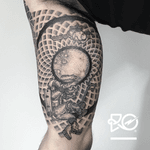 By RO. Robert Pavez • Black Moon & Lost Astronaut • #engraving #dotwork #etching #dot #linework #geometric #ro #blackwork #blackworktattoo #blackandgrey #black #tattoo #moon #astronauttattoos 