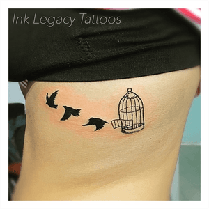 “'Cause I'm as free as a bird now,And this bird you can not change.Lord knows, I can't change.”- Lynyrd Skynyrd#tattoo #freedom #birds #torso #blacktattoo #smalltattoo #delicate #legendrotary #thesolidink #ink #inklegacytattoos