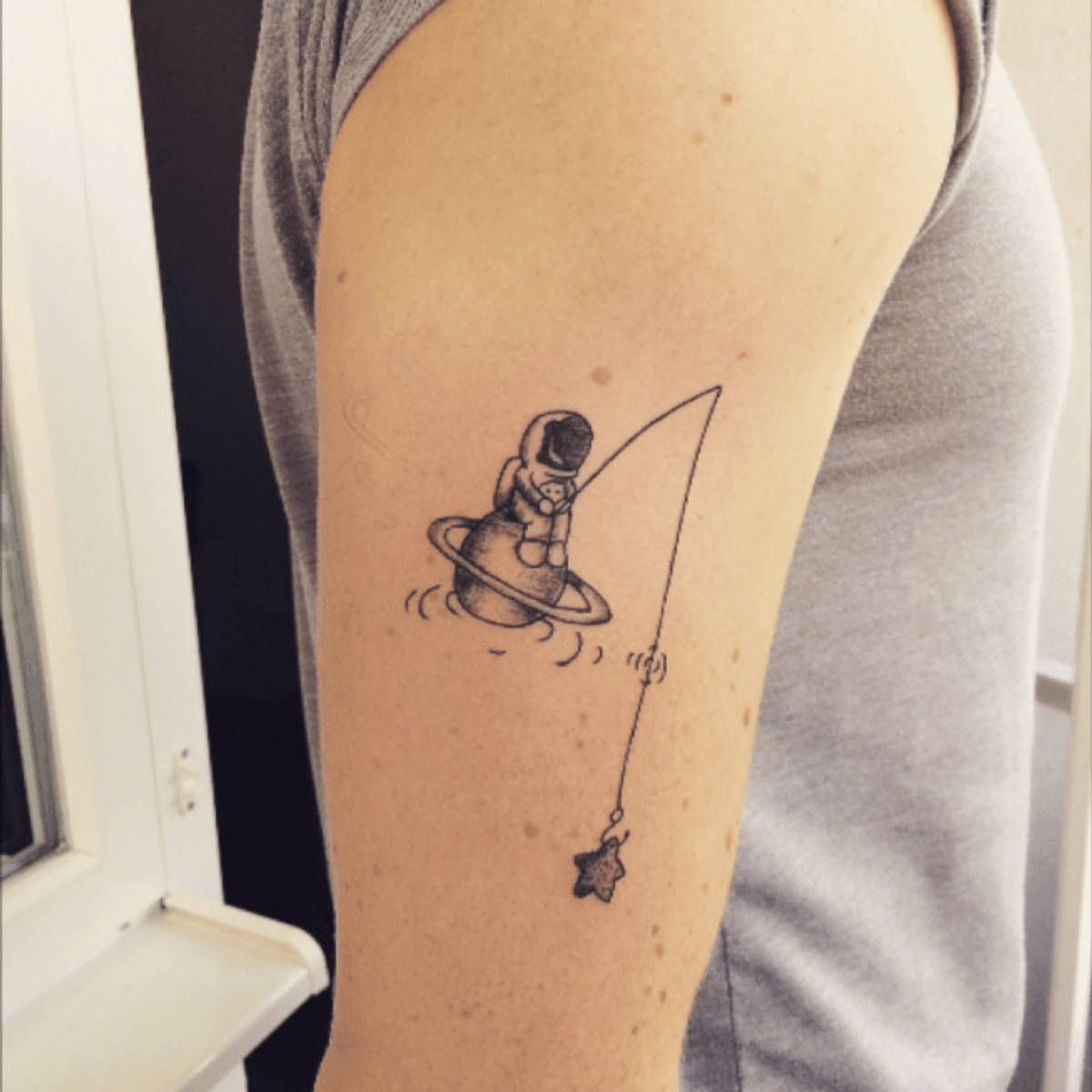  Outter Space Spaceman Fishing Temporary Tattoos