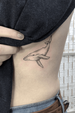 Little whale 💓 #humpbackwhale #whale #tattoooftheday #blackink #blackwork #dotwork 
