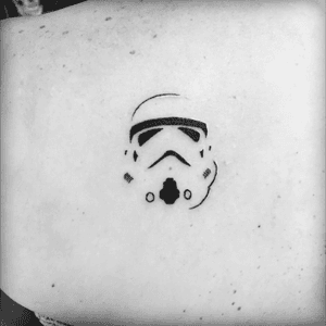 #stormtrooper #starwars #tattoo #fineline #inked #inklife #tattoolife #cheyennehawkpen #eikondevice #backtattoo #smalltattoo #minimaltattoo #blackink #fan #fantattoo 
