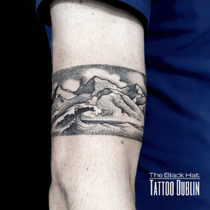 A mountain/sea collaboration armband. Beautiful dotwork and fineline tattoo work done @theblackhattattoodublin ..11/12 Parnell Street Dublin 1.Free consultation - theblackhattattoo.com.#finelinetattoo #dotworktattoo #tattoo #tattoodublin #tats #mountaintattoo #seatattoo #mountainseatattoo #armband #armtattoo #dublin #lovingdublin 