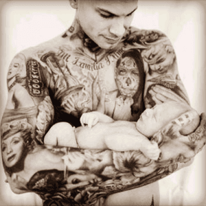 The fact a man have tattoos, doesn't mean that he can't love at all. I'm not owner of the photo. #SexyMen 