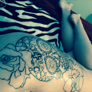 #firstsession #thightats #sugarskull #roses #notfinished 